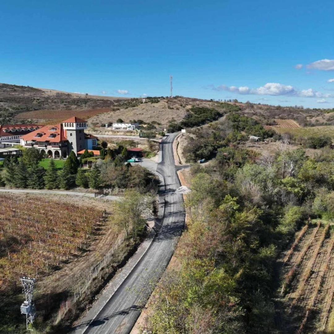דמיר קאפייה Popova Kula Hotel & Winery מראה חיצוני תמונה
